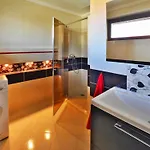 Large Home, Private Garden *