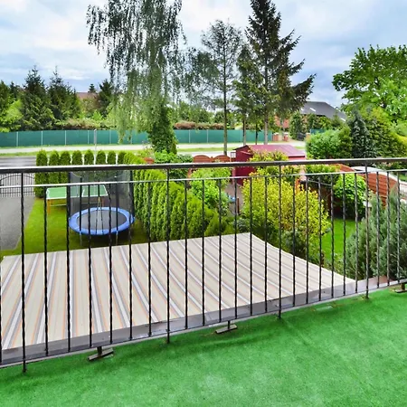 Large Home, Private Garden Tatil Evi