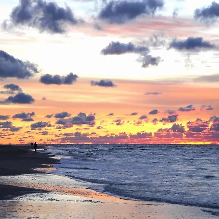 Large Home, Private Garden *