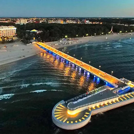 Large Home, Private Garden Tatil Evi