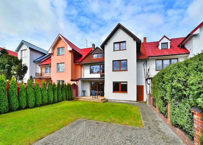 Сasa de vacaciones Large Home, Private Garden