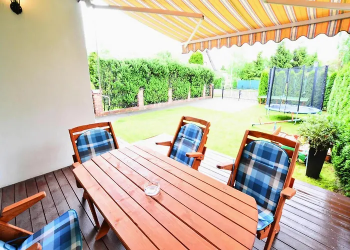 Large Home, Private Garden *