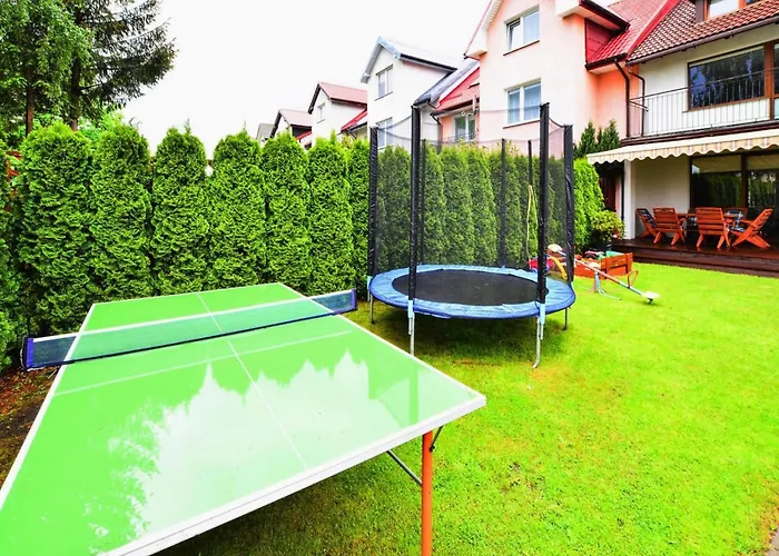 Large Home, Private Garden Сasa de vacaciones *