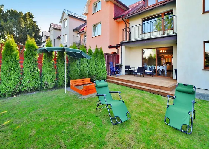 Large Home, Private Garden Kołobrzeg