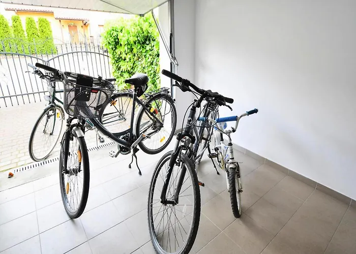 Large Home, Private Garden Сasa de vacaciones